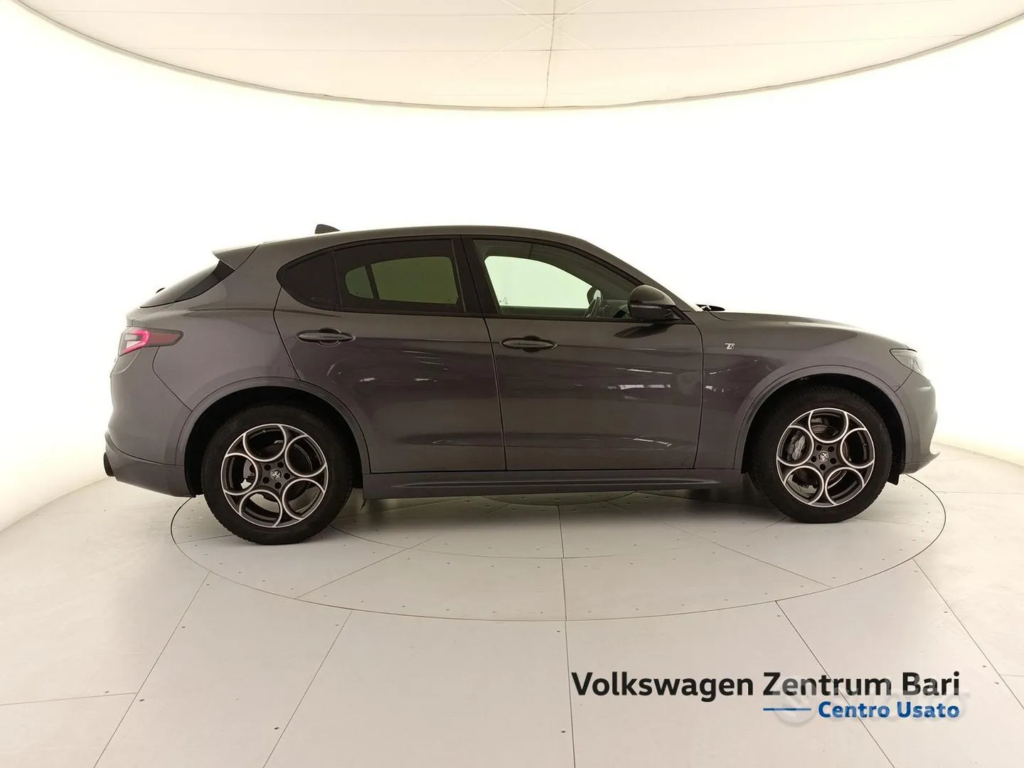 Alfa Romeo Stelvio 2023 photo 5