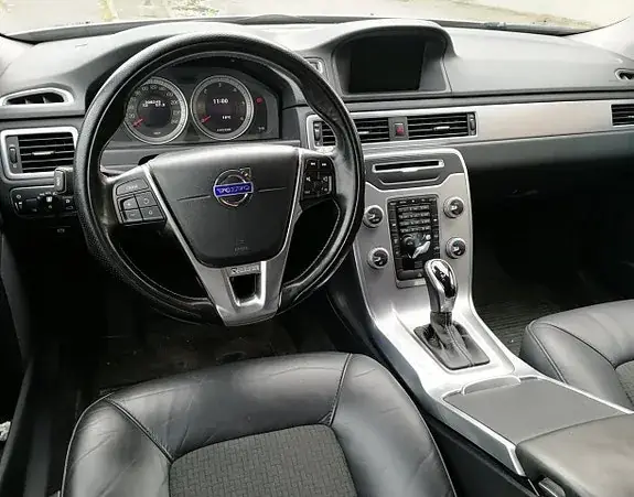 Volvo V70 2012 photo 4