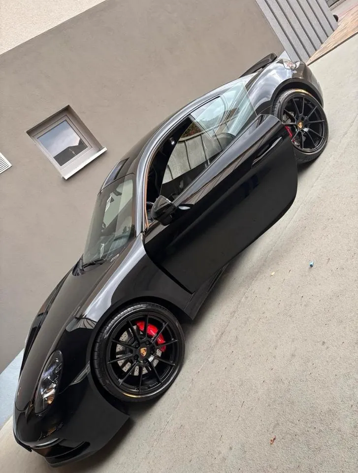 Porsche 718 Cayman Gts