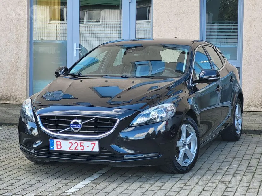 Volvo V40 2012 photo 2