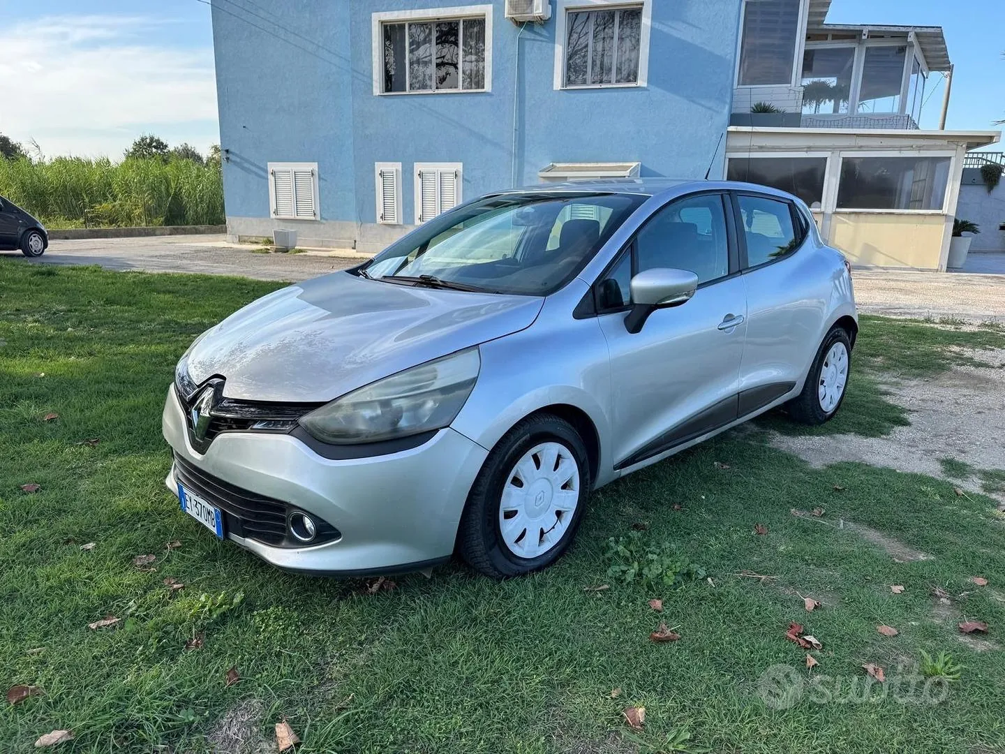 Renault Clio 2015 photo 2