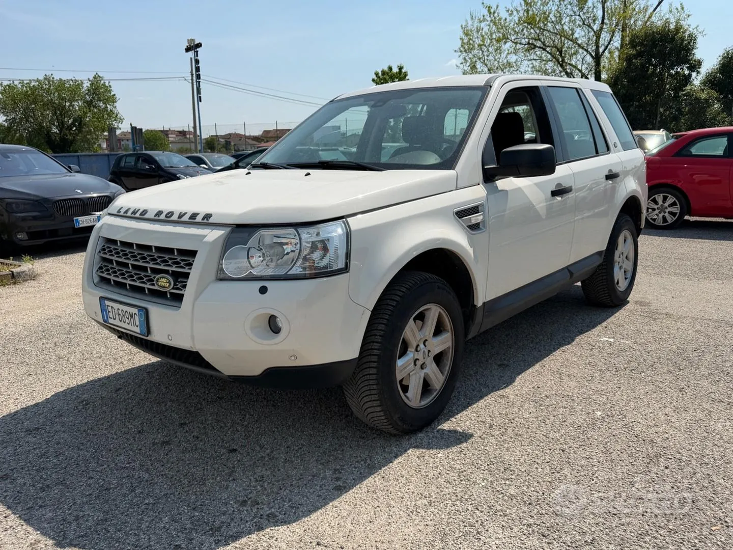 Land Rover Freelander 2010 photo 4