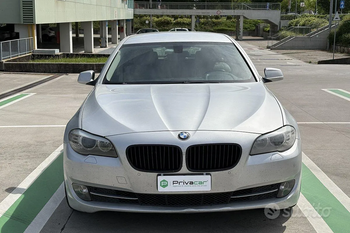 BMW 5 Series 2012 photo 2