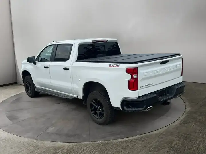 Chevrolet Silverado 1500 2025 photo 3
