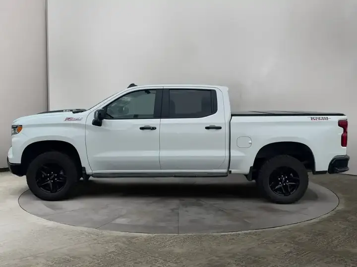 Chevrolet Silverado 1500 2025 photo 2