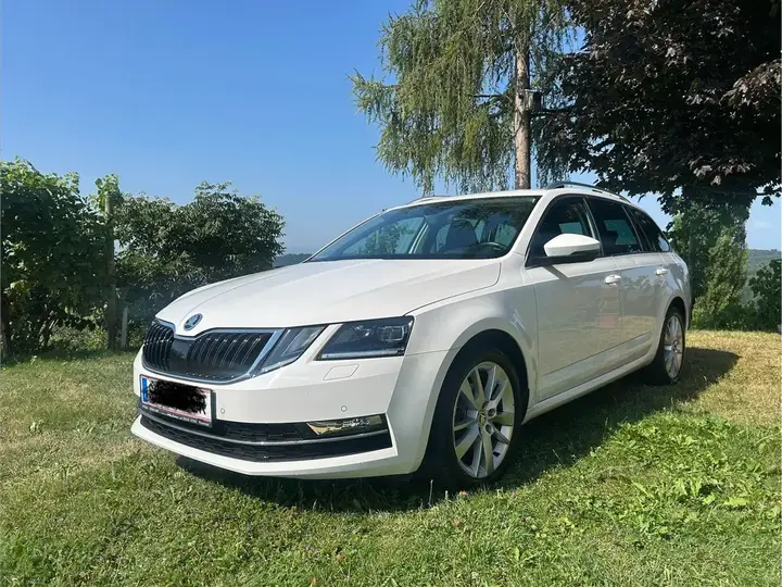 Skoda Octavia Combi 2017 photo 2