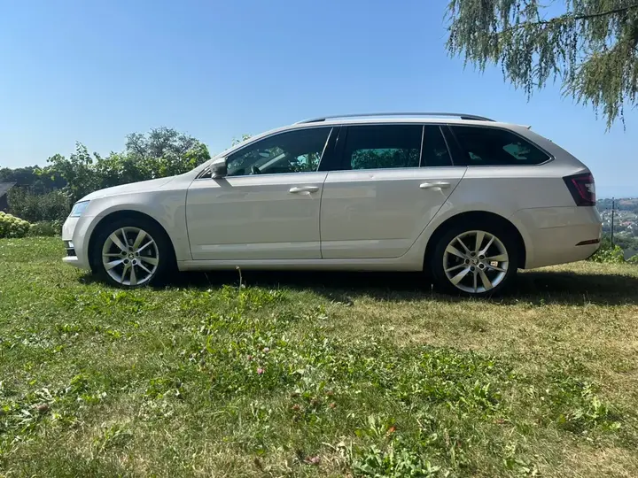 Skoda Octavia Combi 2017 photo 3