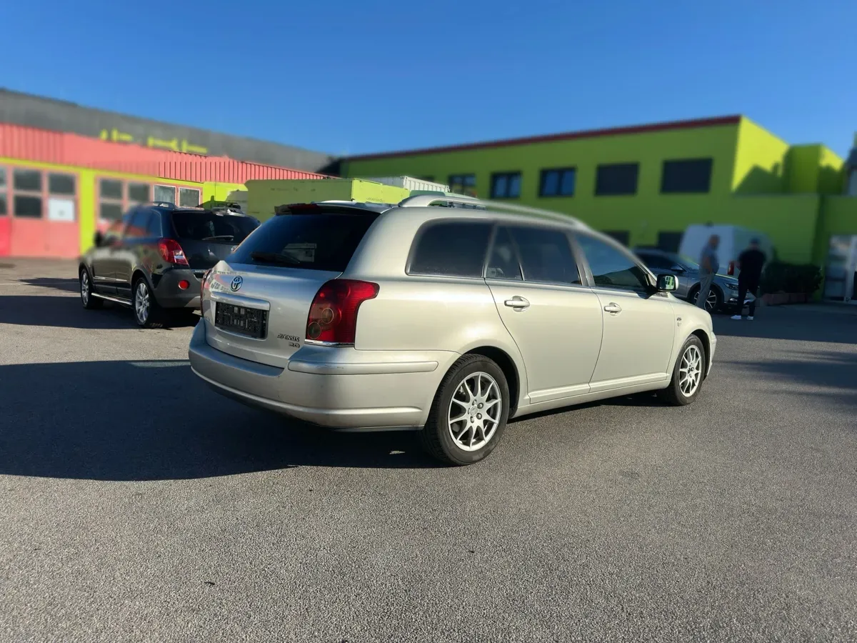 Toyota Avensis 2005 photo 3