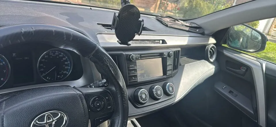 Toyota Rav4 2017 photo 2