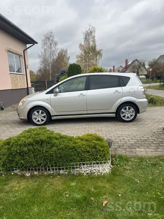 Toyota Corolla Verso 2007 photo 2