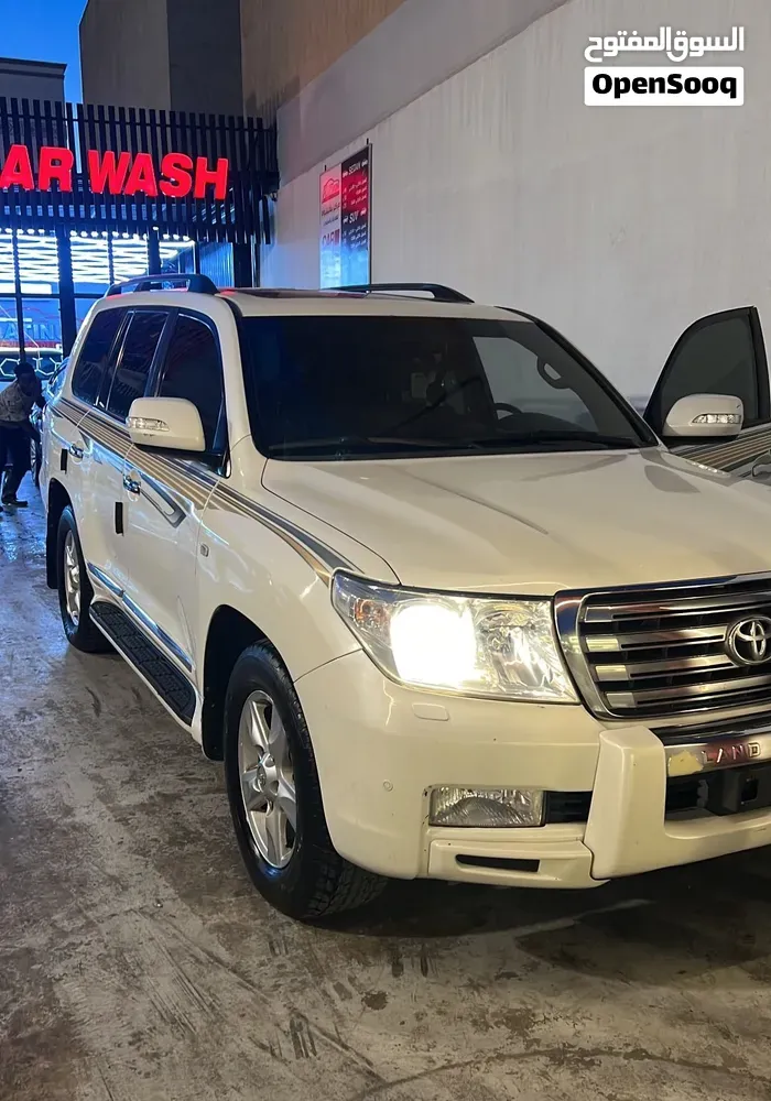 Toyota Land Cruiser 2010 photo 2