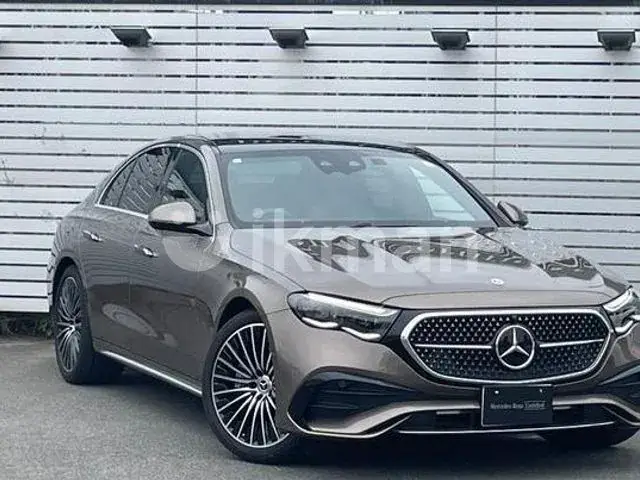 Mercedes-Benz E300 2025 photo 2