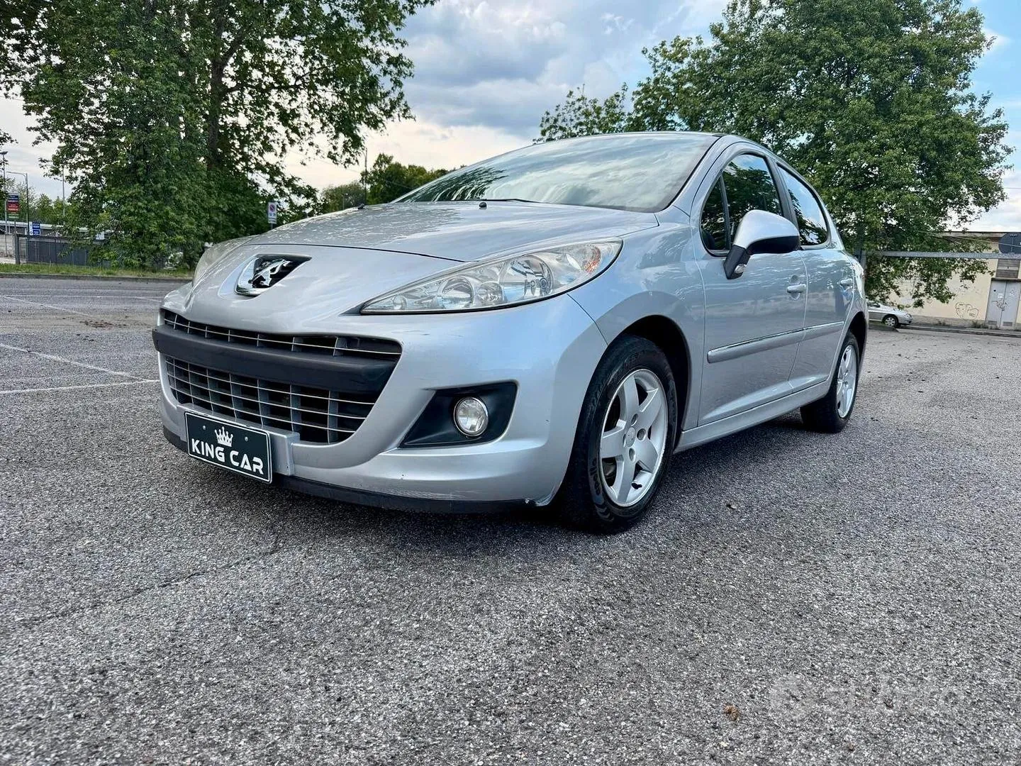 Peugeot 207 2011 photo 3