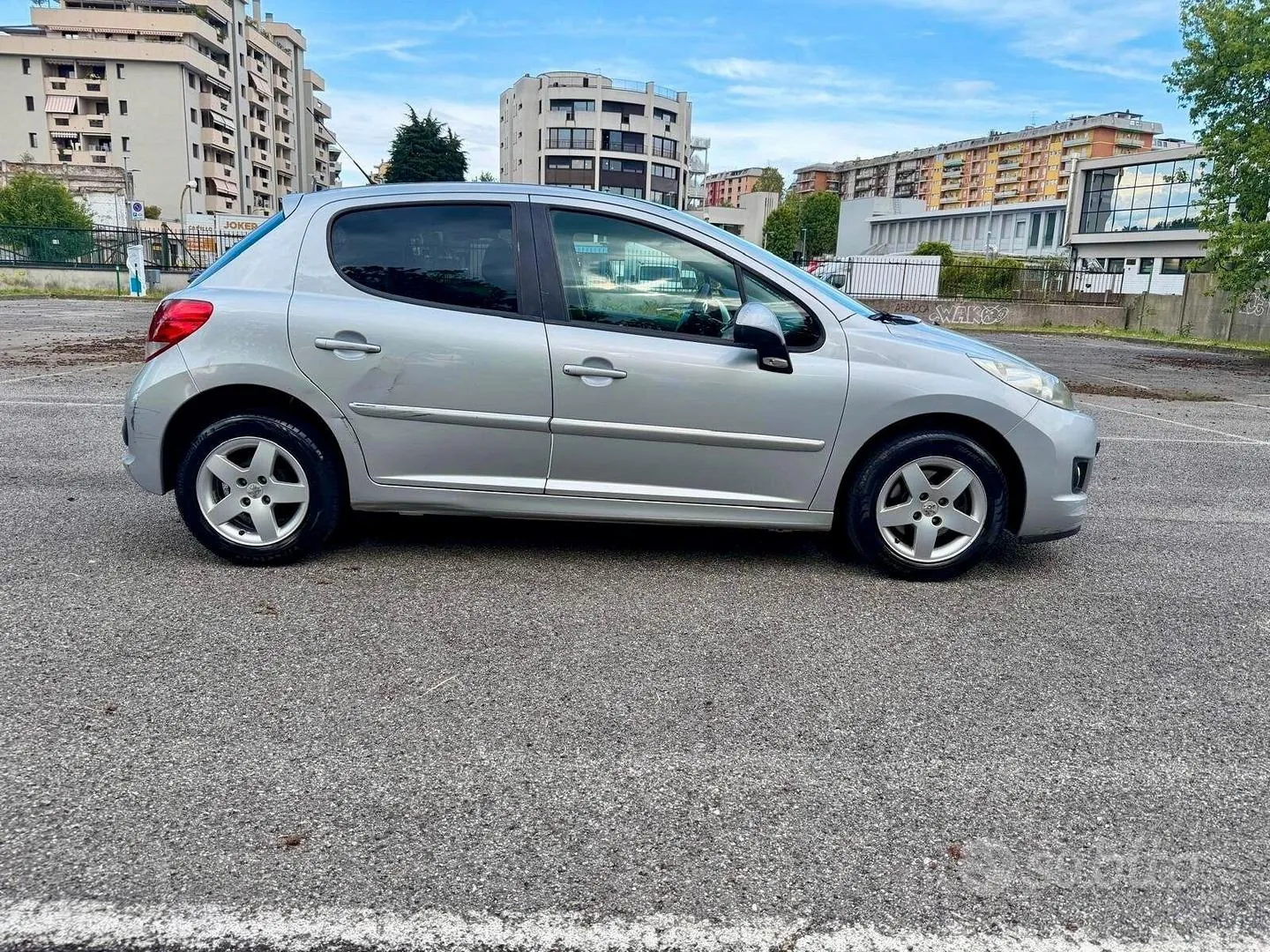 Peugeot 207 2011 photo 5