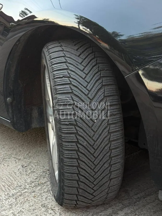 Opel Astra J 2010 photo 3
