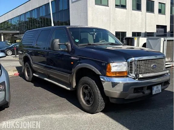 Ford Excursion 2002 photo 2