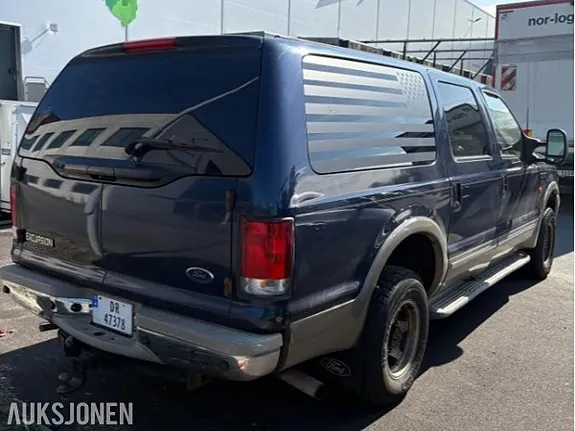 Ford Excursion 2002 photo 3