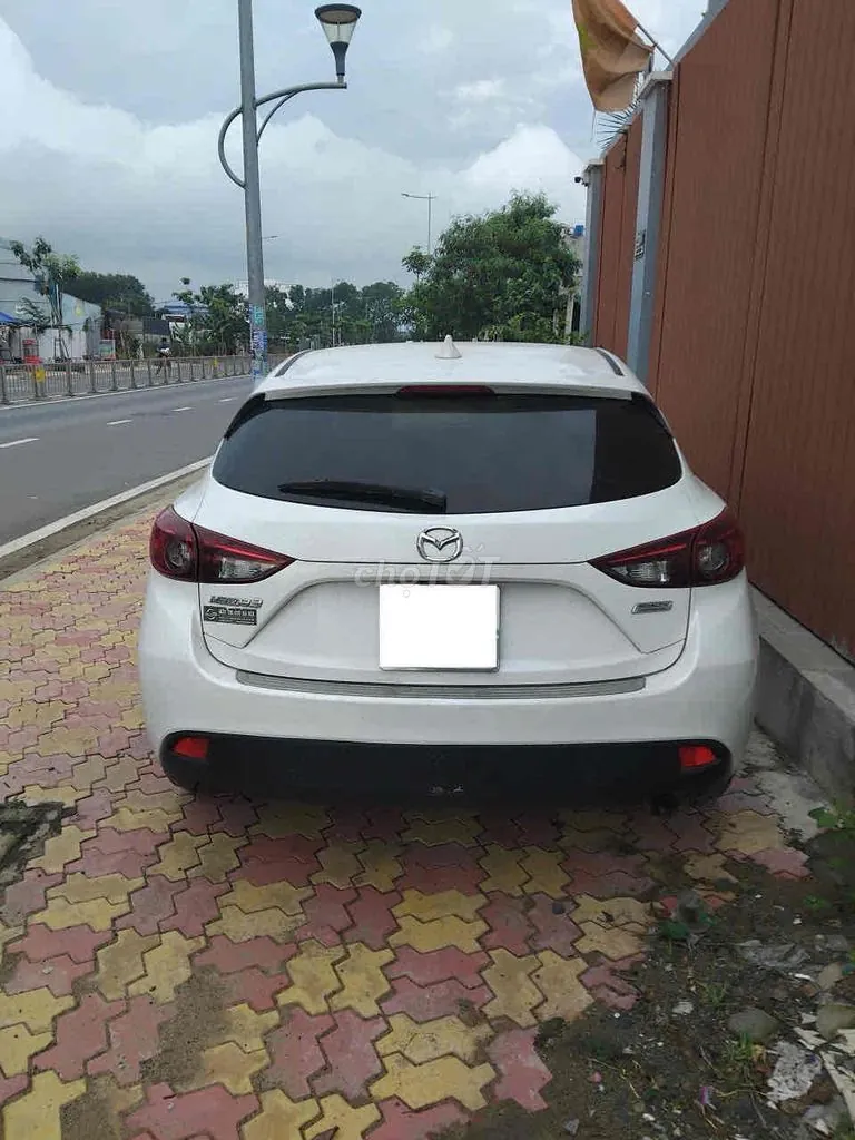 Mazda 3 2016 photo 2