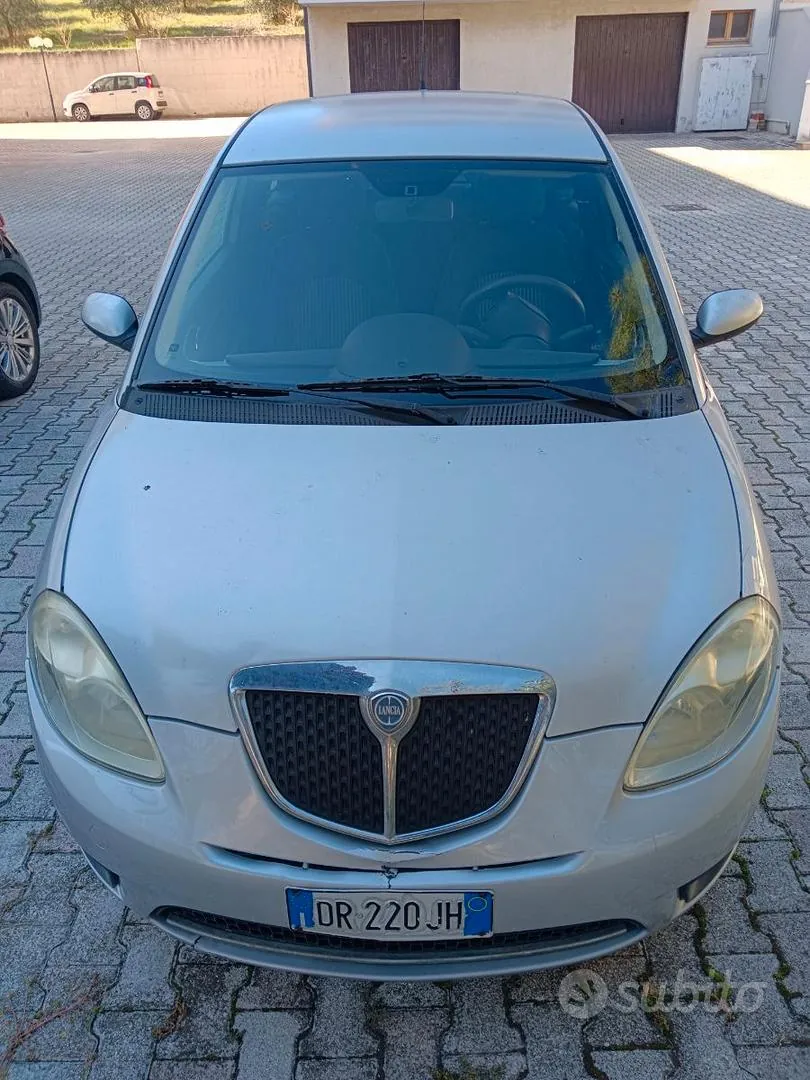 Lancia Ypsilon
