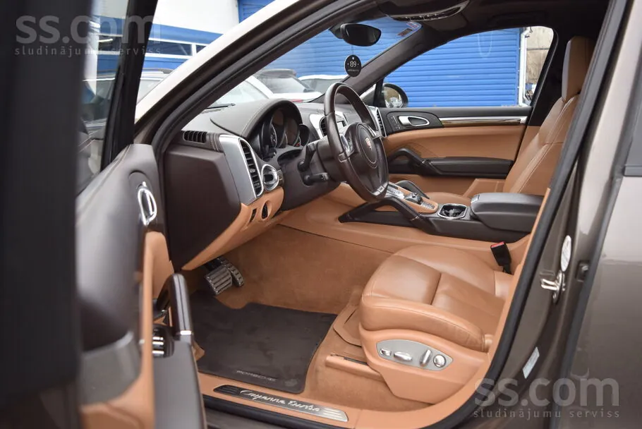 Porsche Cayenne 2012 photo 3