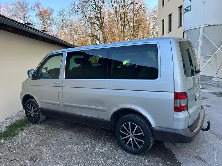 Volkswagen Multivan 2006 photo 2