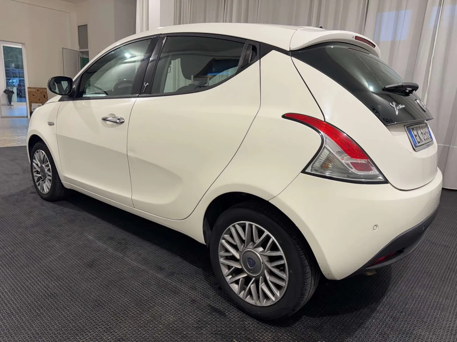 Lancia Ypsilon 2011 photo 5