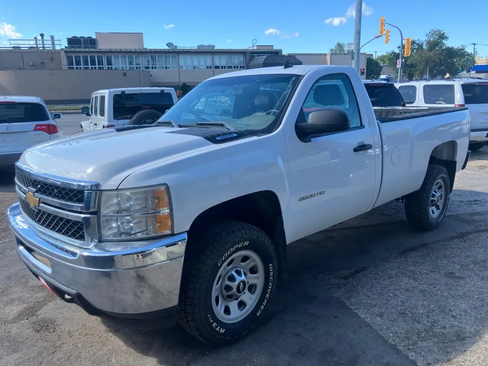 Chevrolet Silverado 3500Hd 2011 photo 2