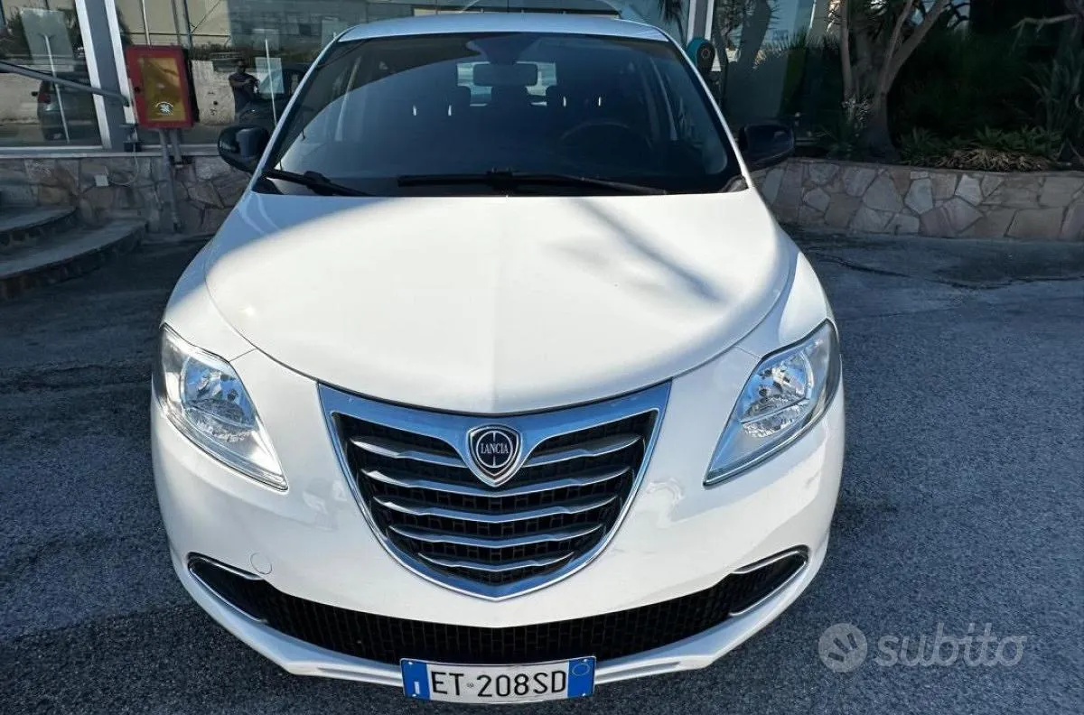 Lancia Ypsilon 2014 photo 4