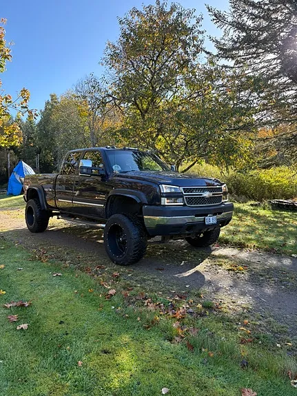 Chevrolet Silverado 2500 2005 photo 2
