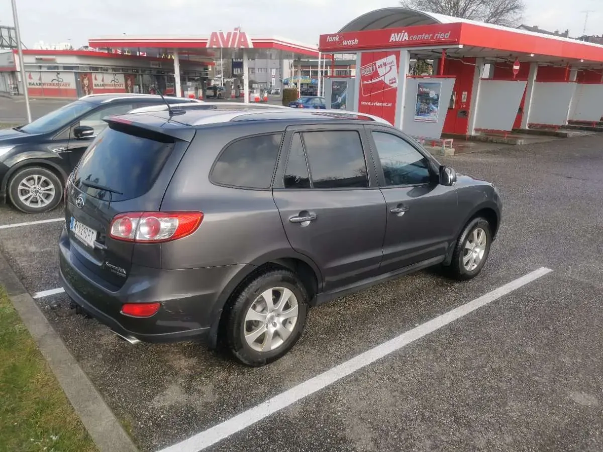 Hyundai Santa Fe 2011 photo 3