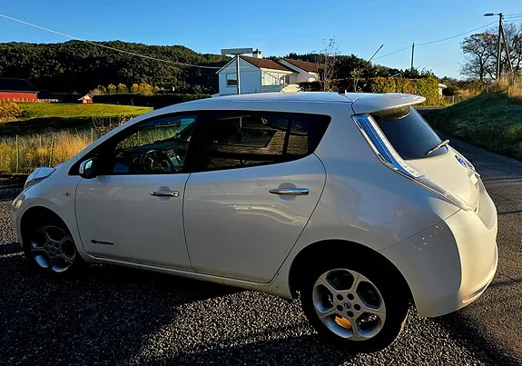 Nissan Leaf 2014 photo 4