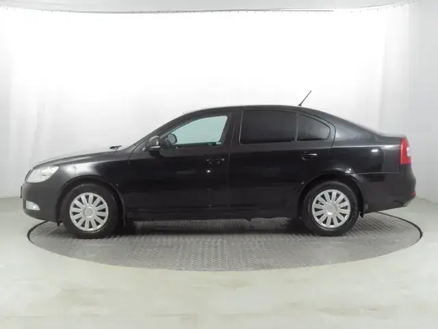 Skoda Octavia 2011 photo 2