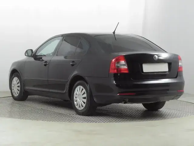 Skoda Octavia 2011 photo 3