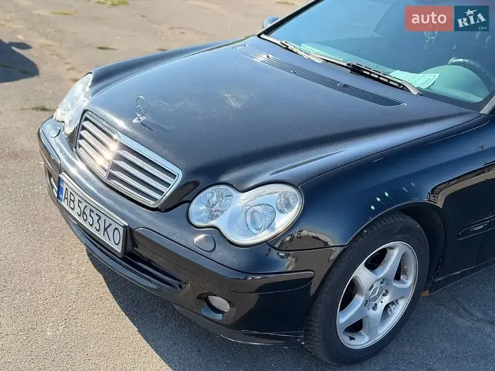 Mercedes-Benz C-Class 2004 photo 5