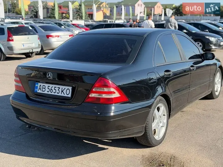 Mercedes-Benz C-Class 2004 photo 3