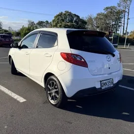 Mazda Demio 2013 photo 5