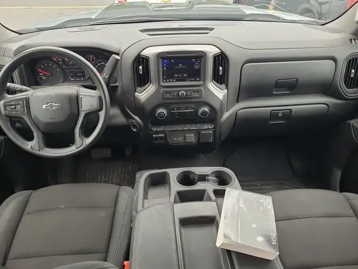 Chevrolet Silverado 1500 2024 photo 2