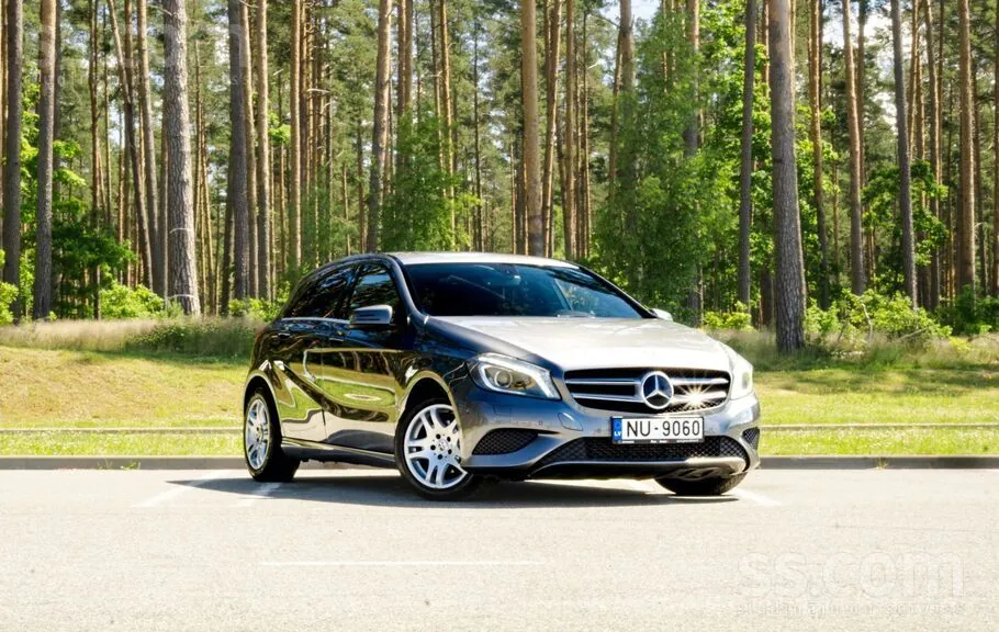 Mercedes-Benz A180 2012 photo 2