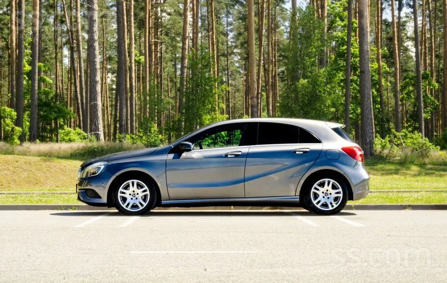 Mercedes-Benz A180 2012 photo 4