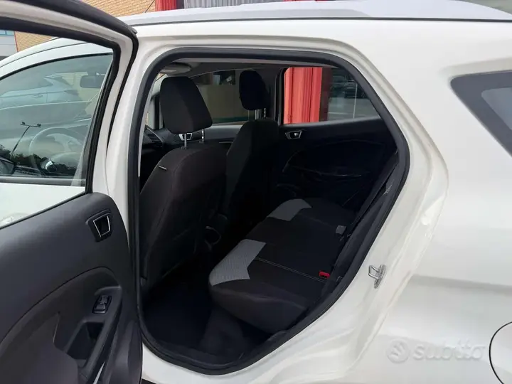 Ford Ecosport 2015 photo 4