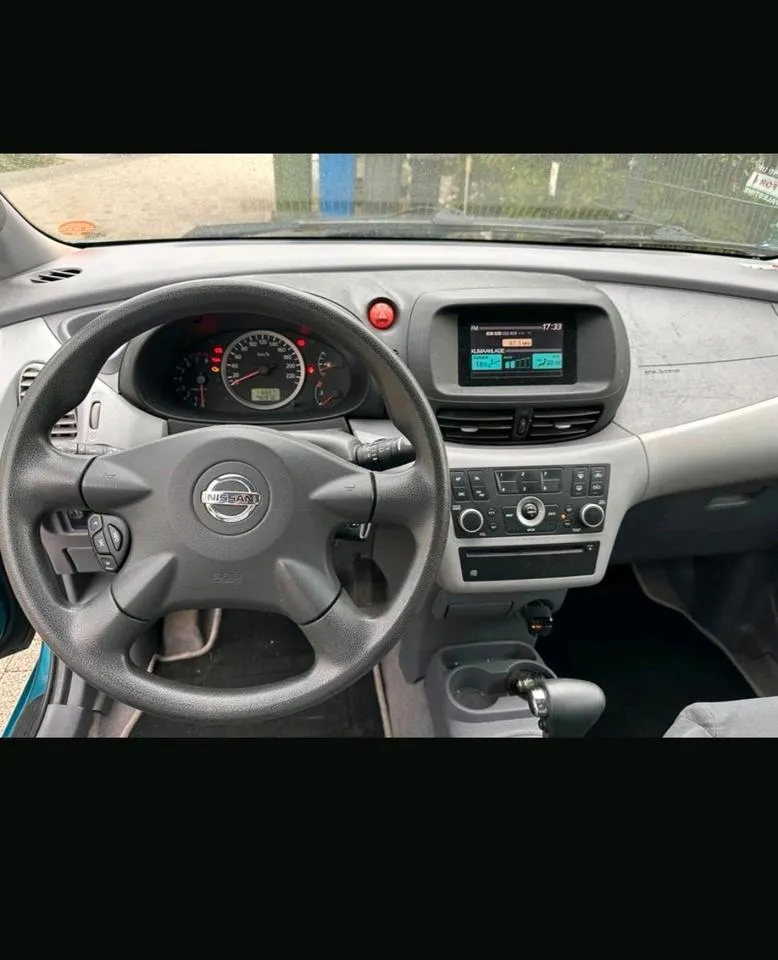Nissan Almera Tino