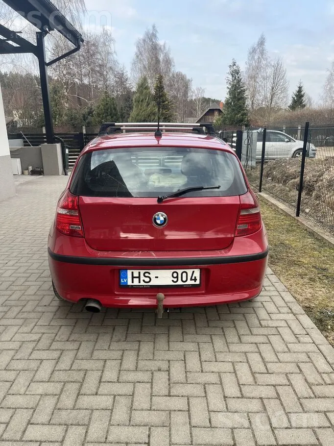 BMW 118 2011 photo 2