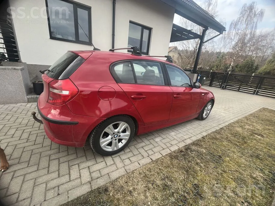 BMW 118 2011 photo 4