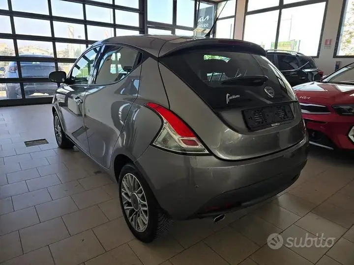 Lancia Ypsilon 2013 photo 5