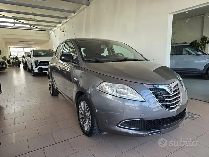 Lancia Ypsilon 2013 photo 3