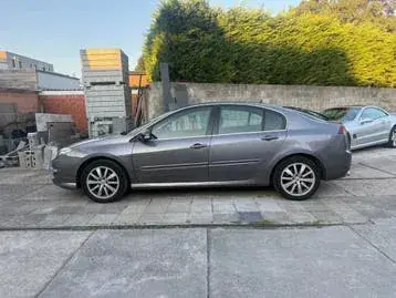 Renault Laguna 2010 photo 4