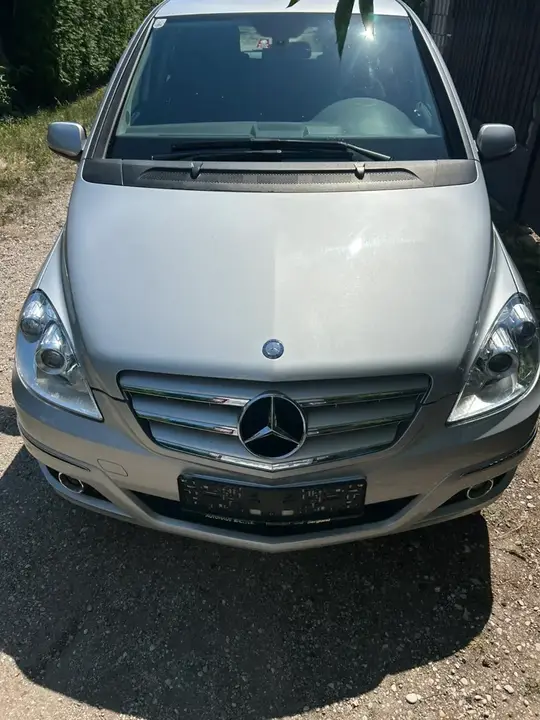 Mercedes-Benz B-Class 2010 photo 3