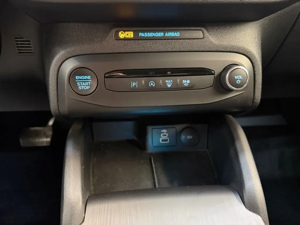 Ford Focus 2024 photo 3