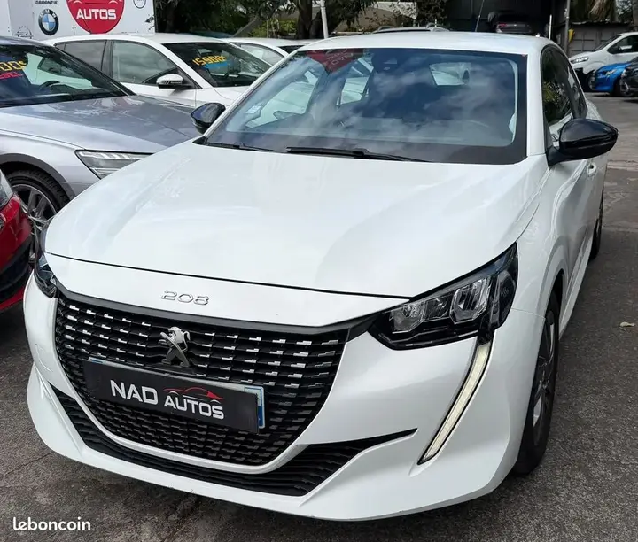 Peugeot 208 2023 photo 2