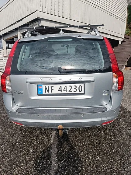Volvo V50 2010 photo 2